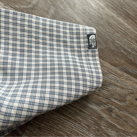 The North Face button down - Picture 3 of 6